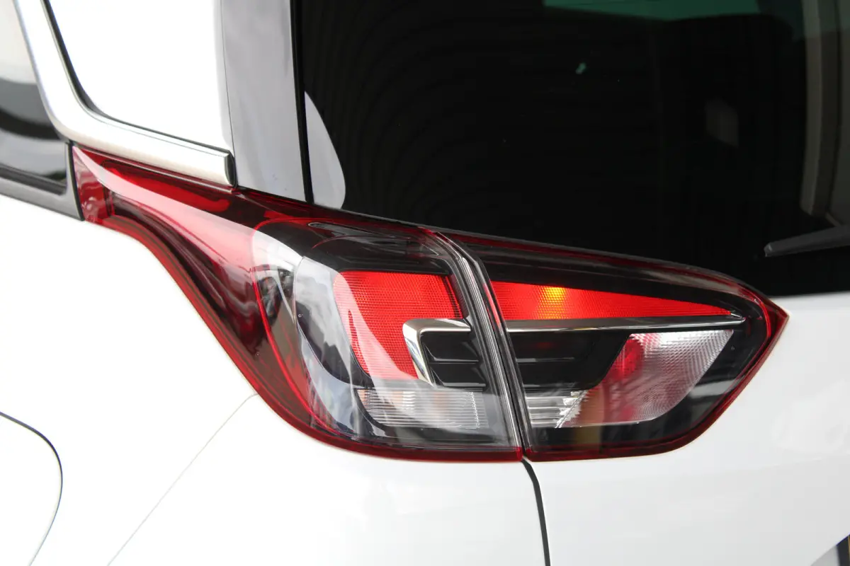 1.2 Turbo Innovation | Navigatie | Achteruitrijcamera | Dodehoek-detectie | Climate control |