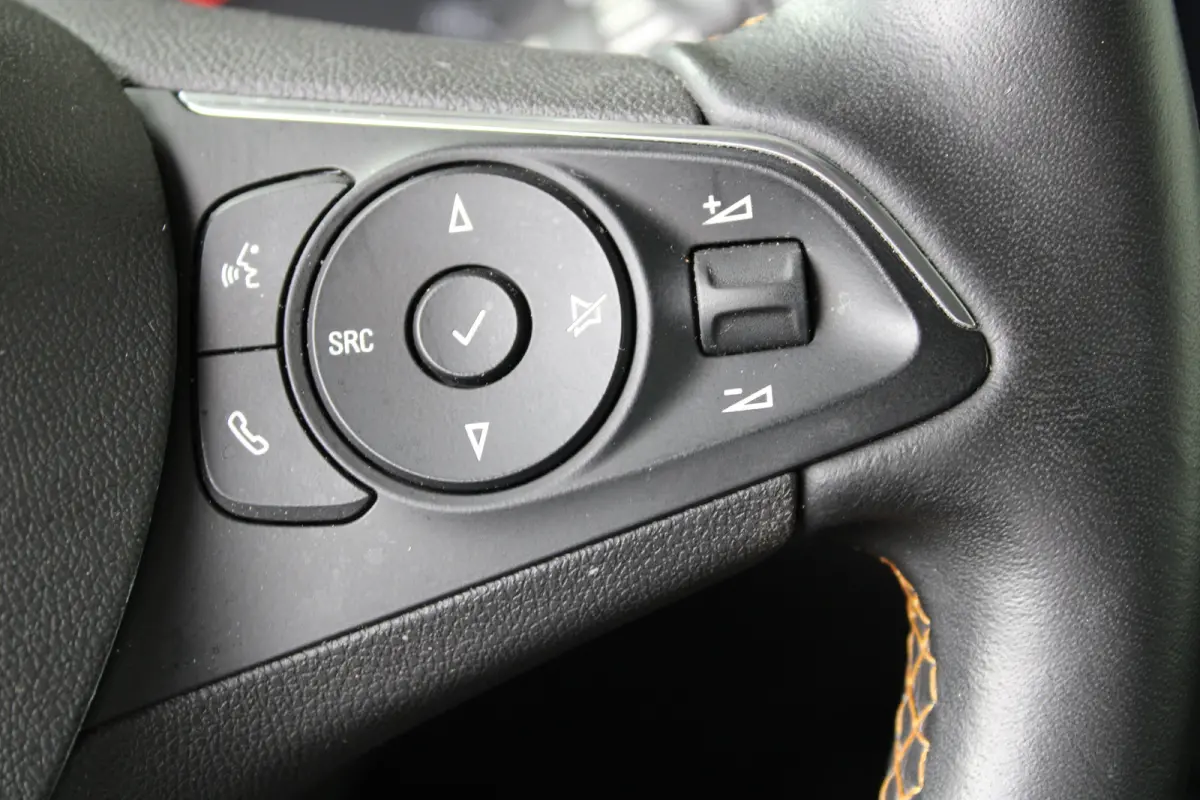 1.2 Turbo Innovation | Navigatie | Achteruitrijcamera | Dodehoek-detectie | Climate control |