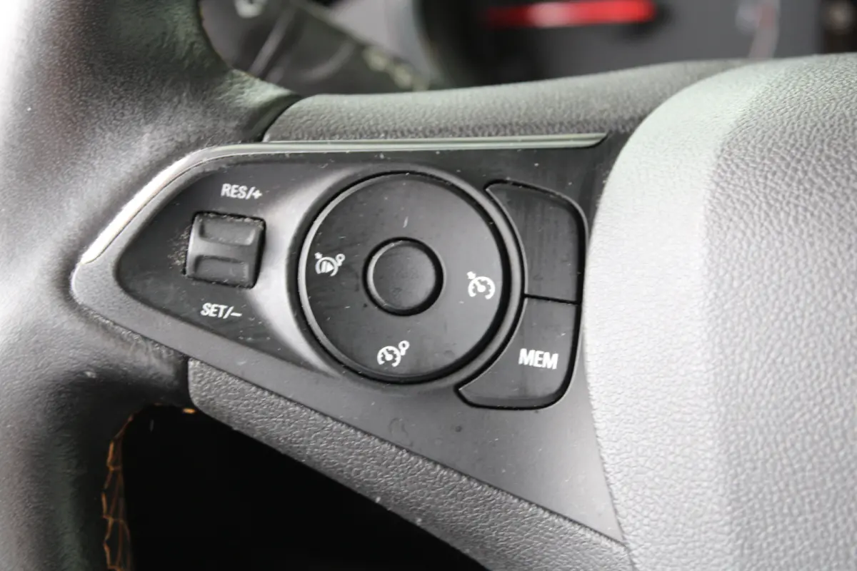 1.2 Turbo Innovation | Navigatie | Achteruitrijcamera | Dodehoek-detectie | Climate control |