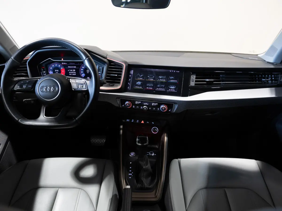 40 TFSI edition one 200 pk / Bang & Olufsen / Stoelverwarming / Lederen bekleding / Apple carplay / Airco