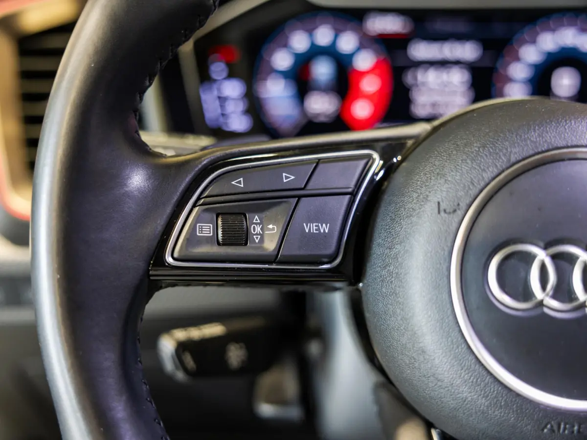40 TFSI edition one 200 pk / Bang & Olufsen / Stoelverwarming / Lederen bekleding / Apple carplay / Airco