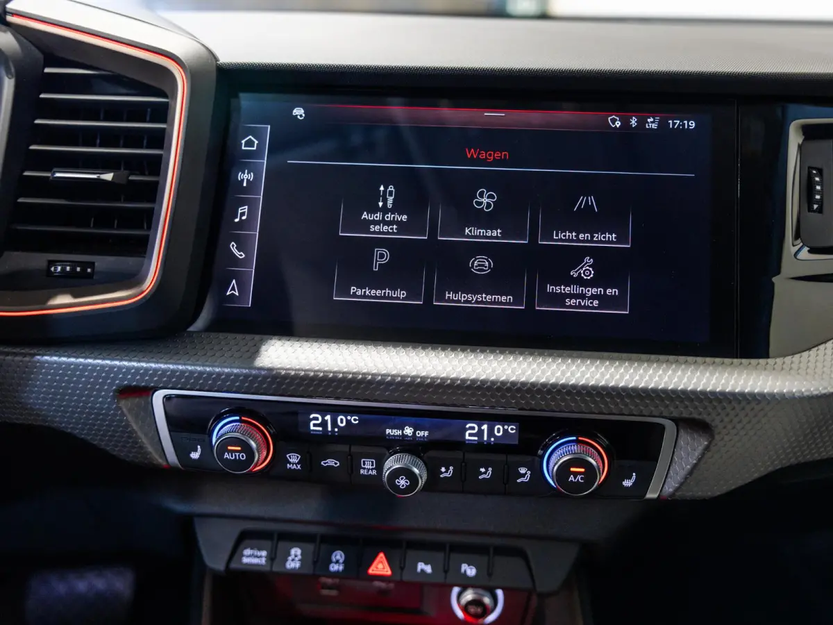 40 TFSI edition one 200 pk / Bang & Olufsen / Stoelverwarming / Lederen bekleding / Apple carplay / Airco