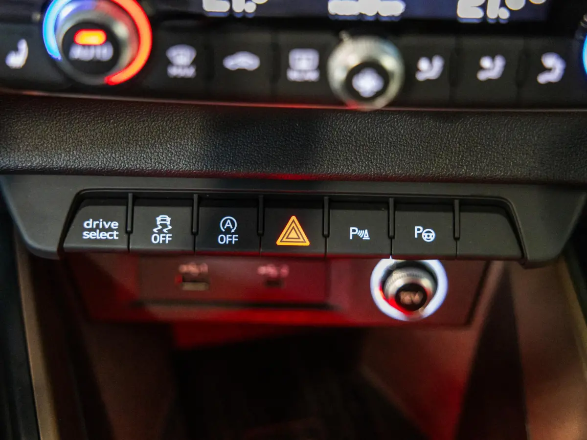 40 TFSI edition one 200 pk / Bang & Olufsen / Stoelverwarming / Lederen bekleding / Apple carplay / Airco