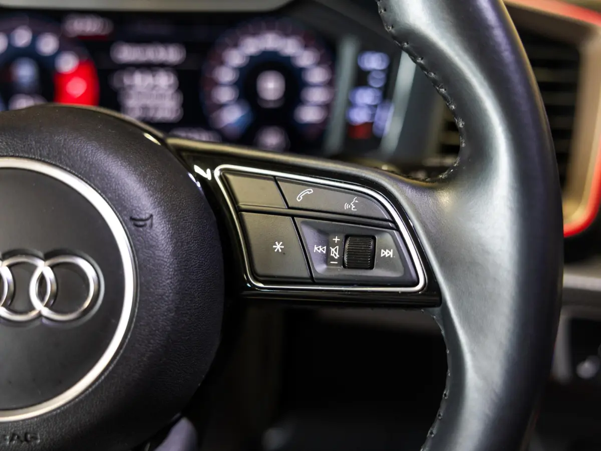 40 TFSI edition one 200 pk / Bang & Olufsen / Stoelverwarming / Lederen bekleding / Apple carplay / Airco