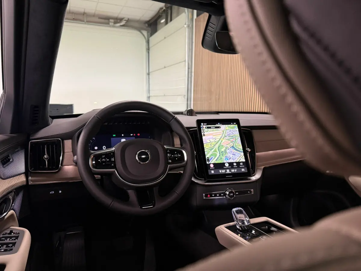 T8 AWD Recharge Ultra Executive Edit. | Full Option! | Bowers & Wilkins | Luchtvering | Stoelventilatie | Trekhaak | 360 Camera | Head-Up Display | Stoelmassage | 455pk | Adaptieve Cruise Co