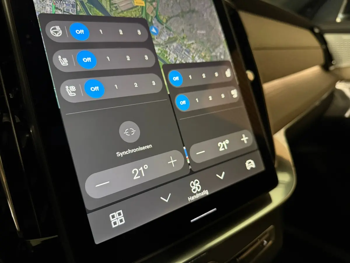 T8 AWD Recharge Ultra Executive Edit. | Full Option! | Bowers & Wilkins | Luchtvering | Stoelventilatie | Trekhaak | 360 Camera | Head-Up Display | Stoelmassage | 455pk | Adaptieve Cruise Co