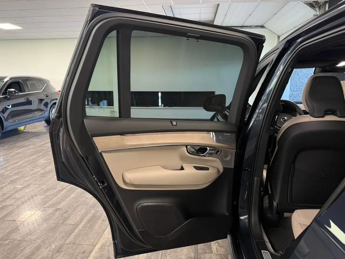 T8 AWD Recharge Ultra Executive Edit. | Full Option! | Bowers & Wilkins | Luchtvering | Stoelventilatie | Trekhaak | 360 Camera | Head-Up Display | Stoelmassage | 455pk | Adaptieve Cruise Co