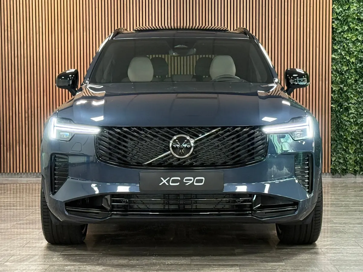 T8 AWD Recharge Ultra Executive Edit. | Full Option! | Bowers & Wilkins | Luchtvering | Stoelventilatie | Trekhaak | 360 Camera | Head-Up Display | Stoelmassage | 455pk | Adaptieve Cruise Co