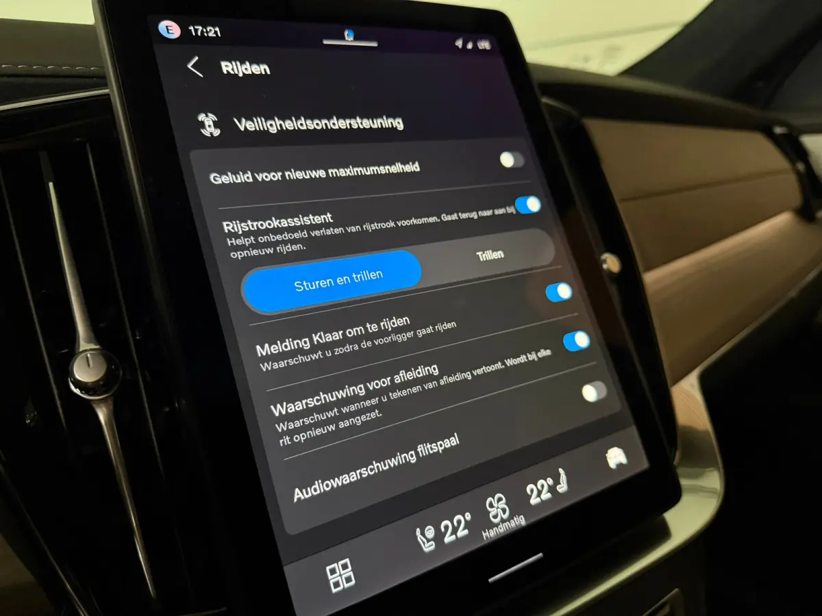T8 AWD Recharge Ultra Executive Edit. | Full Option! | Bowers & Wilkins | Luchtvering | Stoelventilatie | Trekhaak | 360 Camera | Head-Up Display | Stoelmassage | 455pk | Adaptieve Cruise Co