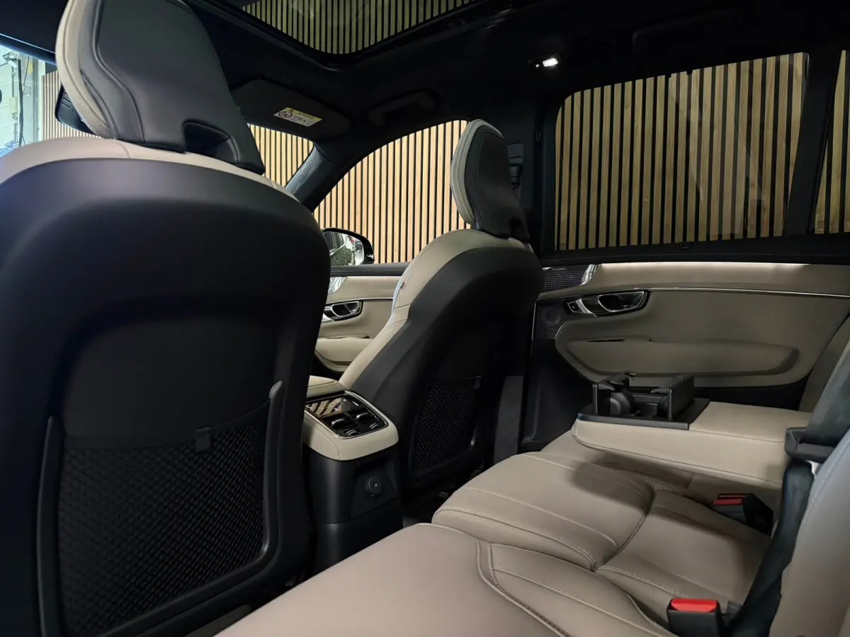 T8 AWD Recharge Ultra Executive Edit. | Full Option! | Bowers & Wilkins | Luchtvering | Stoelventilatie | Trekhaak | 360 Camera | Head-Up Display | Stoelmassage | 455pk | Adaptieve Cruise Co
