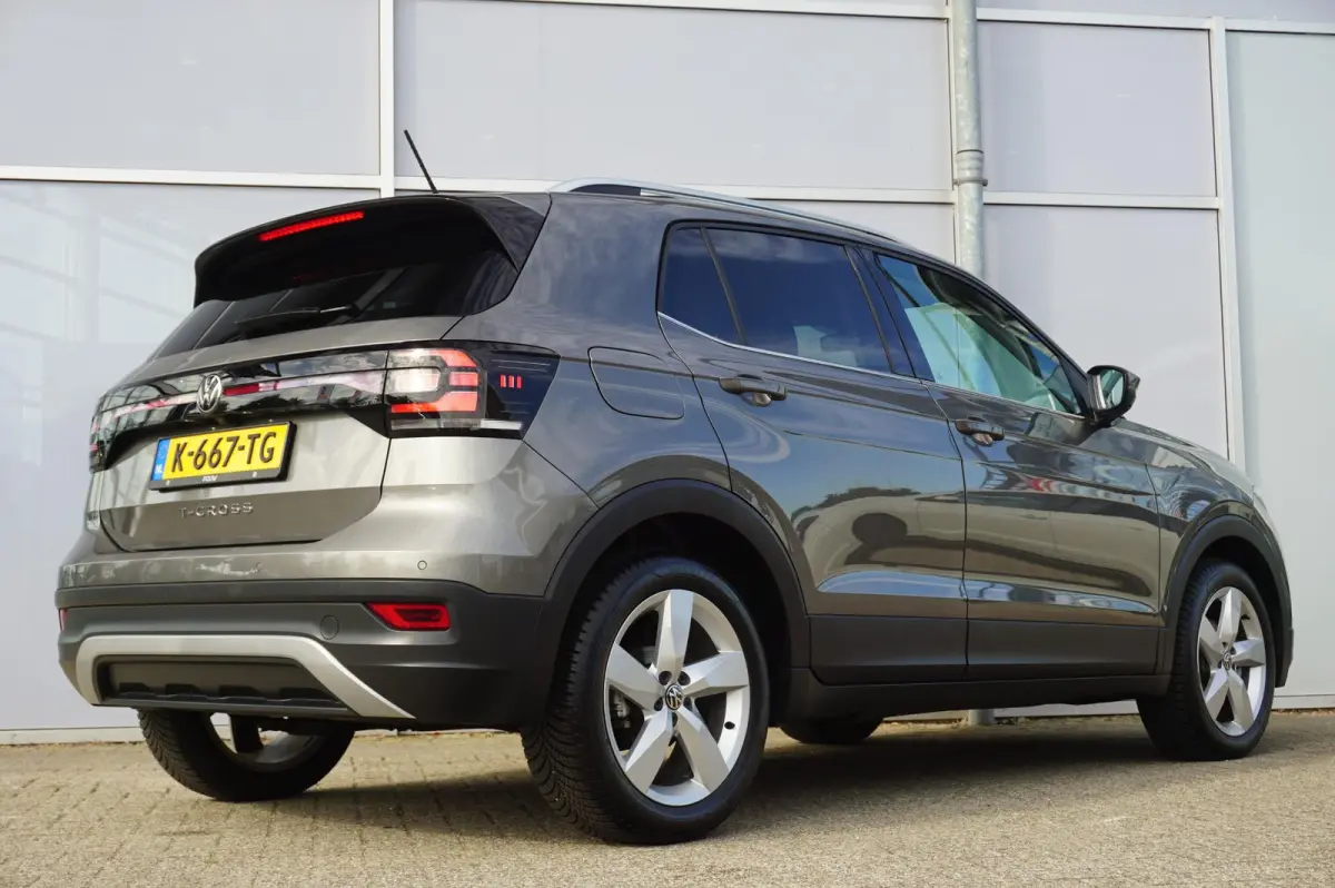 1.0 TSI 110pk Style | Navigatie | Achteruitrijcamera | Stoelverwarming |
