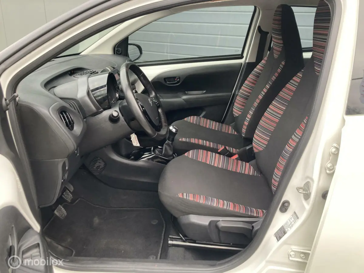 1.0 VTi Feel A/C |Bluetooth| Isofix|