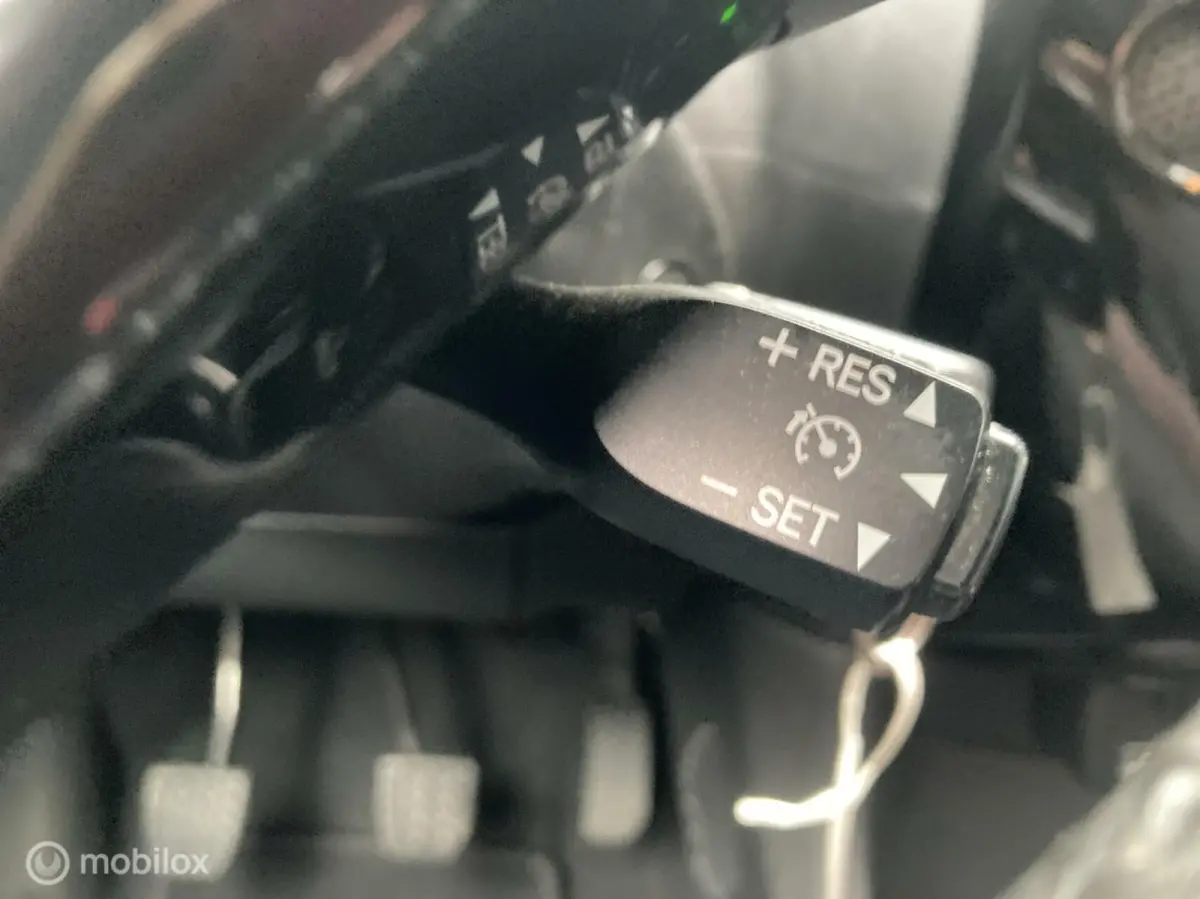 1.0 VTi Feel A/C |Bluetooth| Isofix|