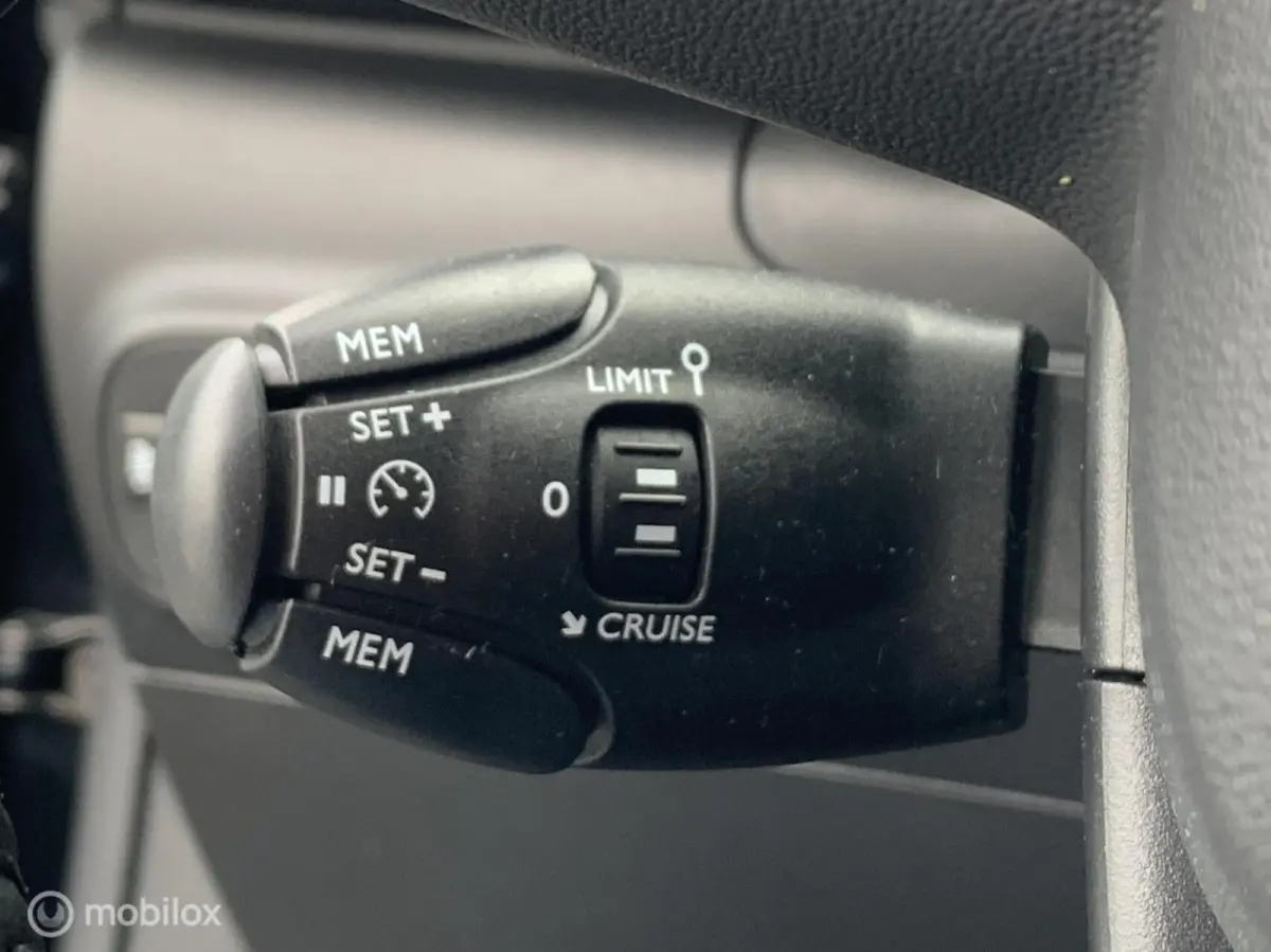 1.2 PureTech Feel|Navi|Cruise|Carplay|nieuwe riem