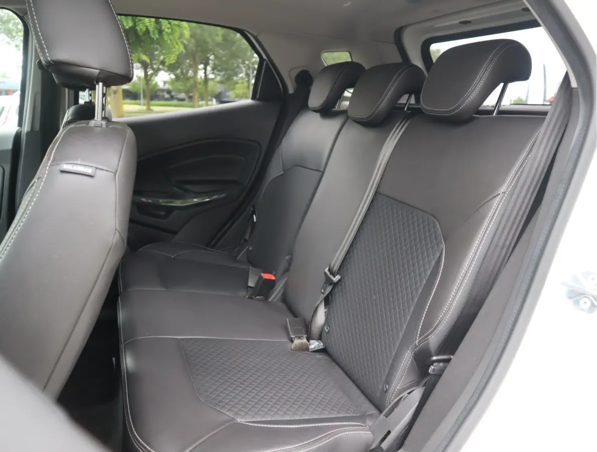 1.0 EcoBoost Titanium Navi / Stoelverw / Keyless / Pdc / Volledig jaar Apk / Volledig onderhouden