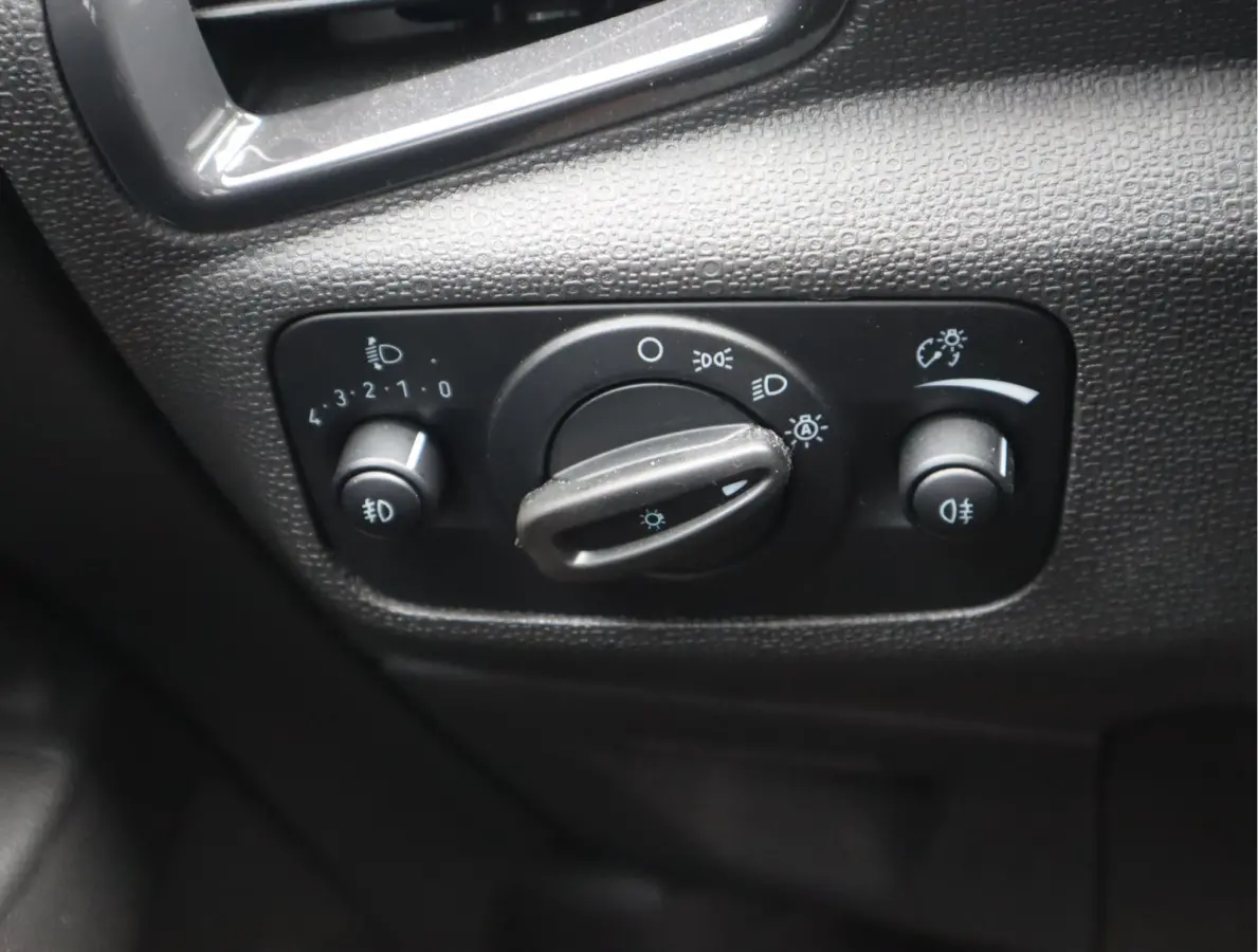 1.0 EcoBoost Titanium Navi / Stoelverw / Keyless / Pdc / Volledig jaar Apk / Volledig onderhouden