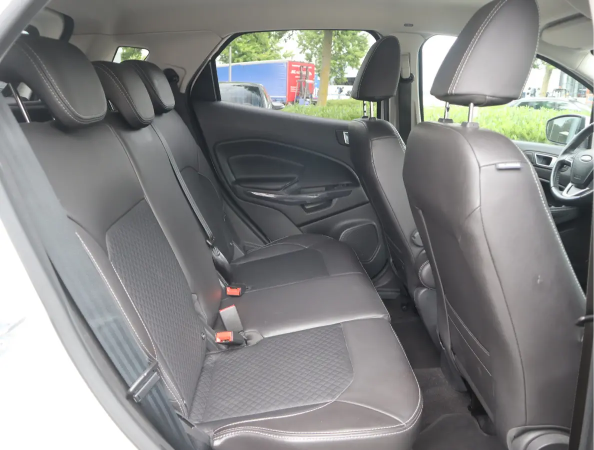 1.0 EcoBoost Titanium Navi / Stoelverw / Keyless / Pdc / Volledig jaar Apk / Volledig onderhouden