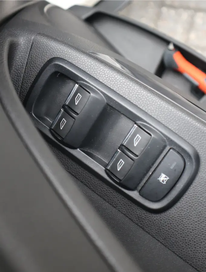 1.0 EcoBoost Titanium Navi / Stoelverw / Keyless / Pdc / Volledig jaar Apk / Volledig onderhouden