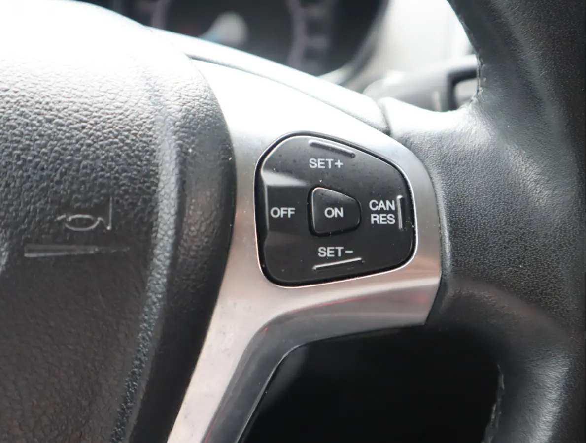 1.0 EcoBoost Titanium Navi / Stoelverw / Keyless / Pdc / Volledig jaar Apk / Volledig onderhouden