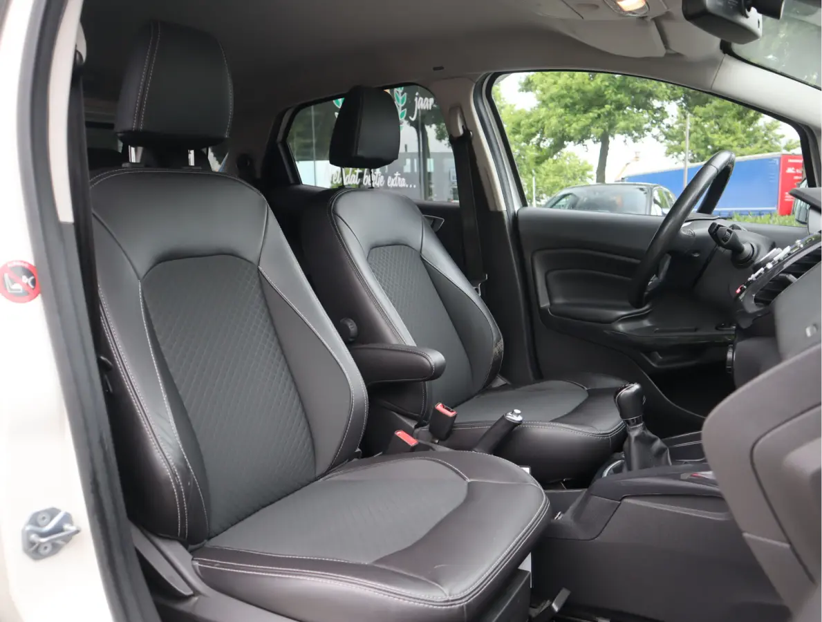 1.0 EcoBoost Titanium Navi / Stoelverw / Keyless / Pdc / Volledig jaar Apk / Volledig onderhouden