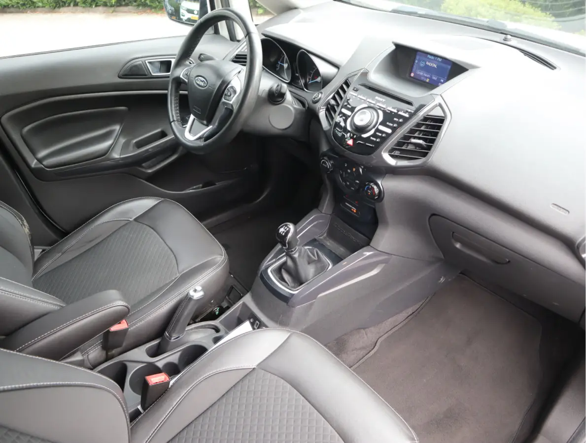 1.0 EcoBoost Titanium Navi / Stoelverw / Keyless / Pdc / Volledig jaar Apk / Volledig onderhouden