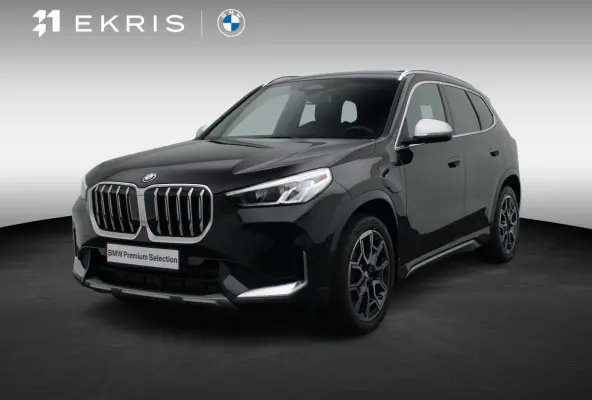 xDrive25e Travel Pack | xLine | Trekhaak | Panoramadak | Sportstoelen | 19''