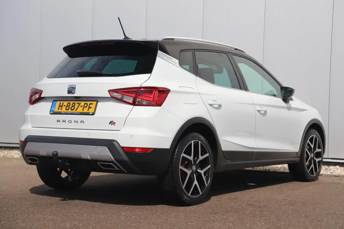 1.0 TSI FR Business Intense Trekhaak Virtual Cockpit Keyless Navigatie Achteruitrijcamera Adaptive Cruise 18 inch LMV