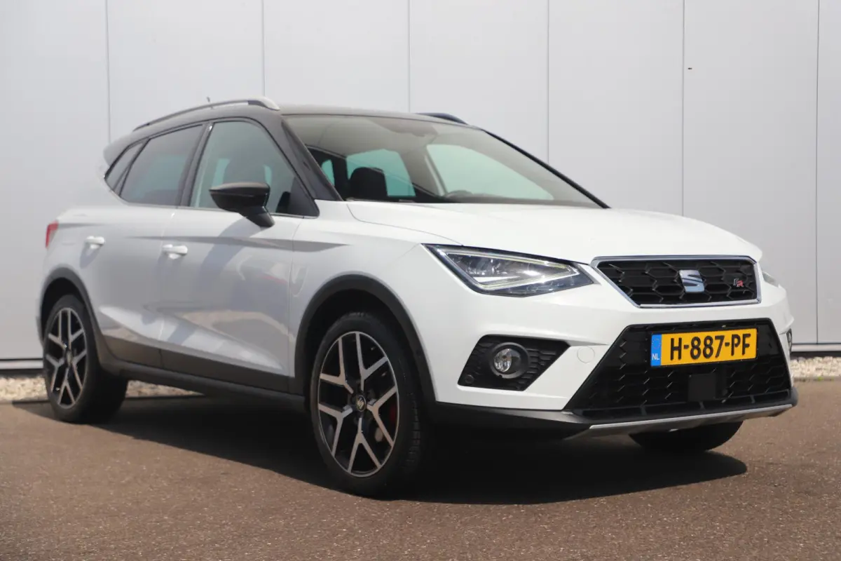 1.0 TSI FR Business Intense Trekhaak Virtual Cockpit Keyless Navigatie Achteruitrijcamera Adaptive Cruise 18 inch LMV