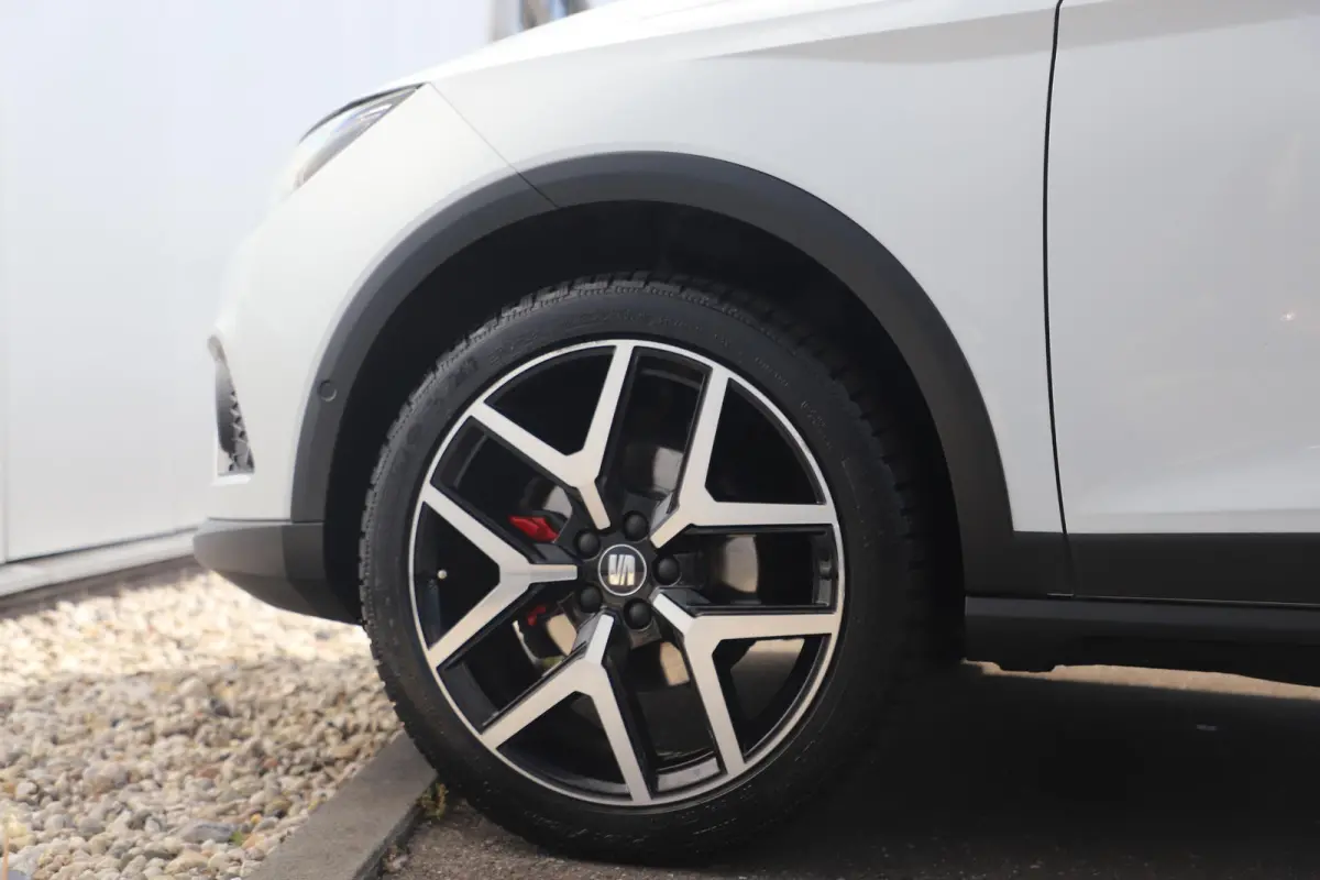 1.0 TSI FR Business Intense Trekhaak Virtual Cockpit Keyless Navigatie Achteruitrijcamera Adaptive Cruise 18 inch LMV