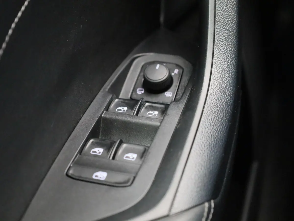 1.5 TSI Business Edition | Automaat | Navigatie | Apple Carplay / Android Auto | DAB | Camera | Half Leder | Cruise Control | Lichtmetalen Velgen |