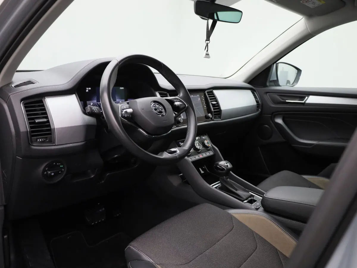 1.5 TSI Business Edition | Automaat | Navigatie | Apple Carplay / Android Auto | DAB | Camera | Half Leder | Cruise Control | Lichtmetalen Velgen |
