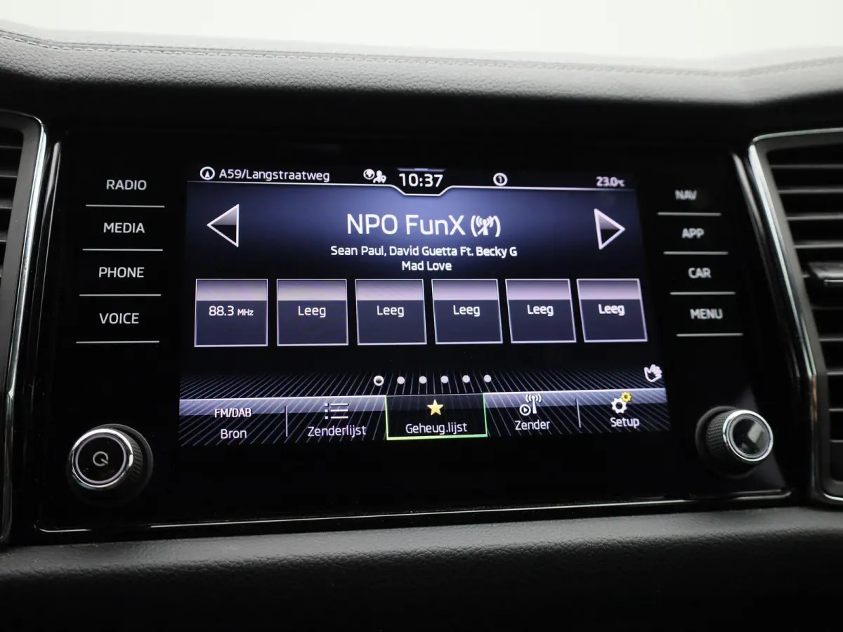 1.5 TSI Business Edition | Automaat | Navigatie | Apple Carplay / Android Auto | DAB | Camera | Half Leder | Cruise Control | Lichtmetalen Velgen |