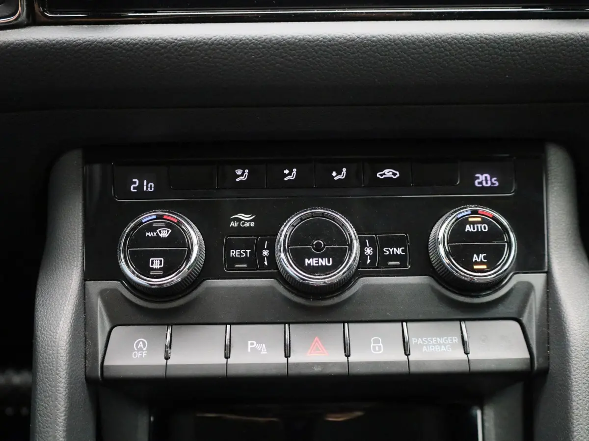 1.5 TSI Business Edition | Automaat | Navigatie | Apple Carplay / Android Auto | DAB | Camera | Half Leder | Cruise Control | Lichtmetalen Velgen |