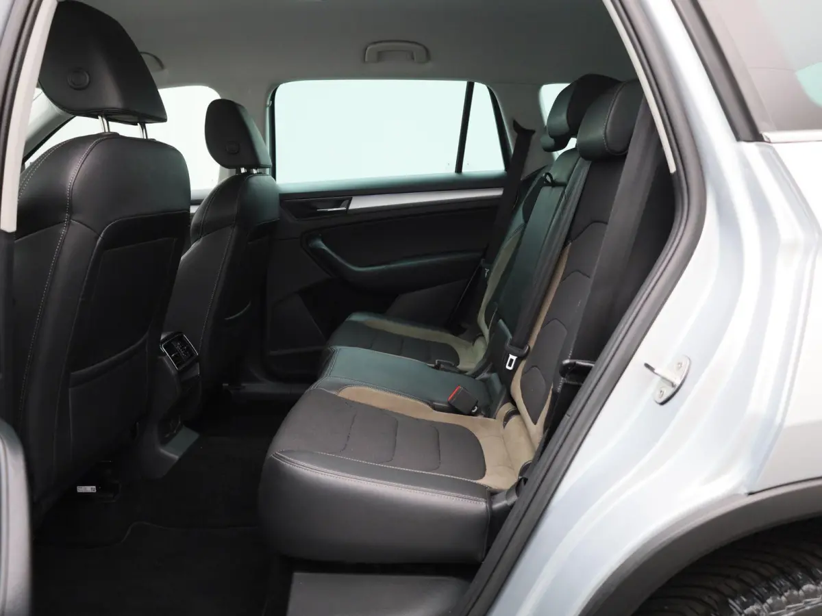 1.5 TSI Business Edition | Automaat | Navigatie | Apple Carplay / Android Auto | DAB | Camera | Half Leder | Cruise Control | Lichtmetalen Velgen |