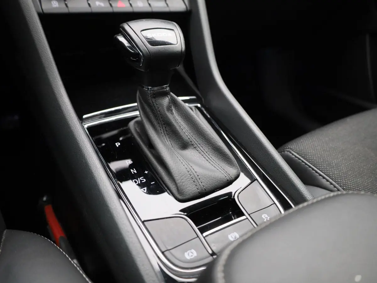 1.5 TSI Business Edition | Automaat | Navigatie | Apple Carplay / Android Auto | DAB | Camera | Half Leder | Cruise Control | Lichtmetalen Velgen |
