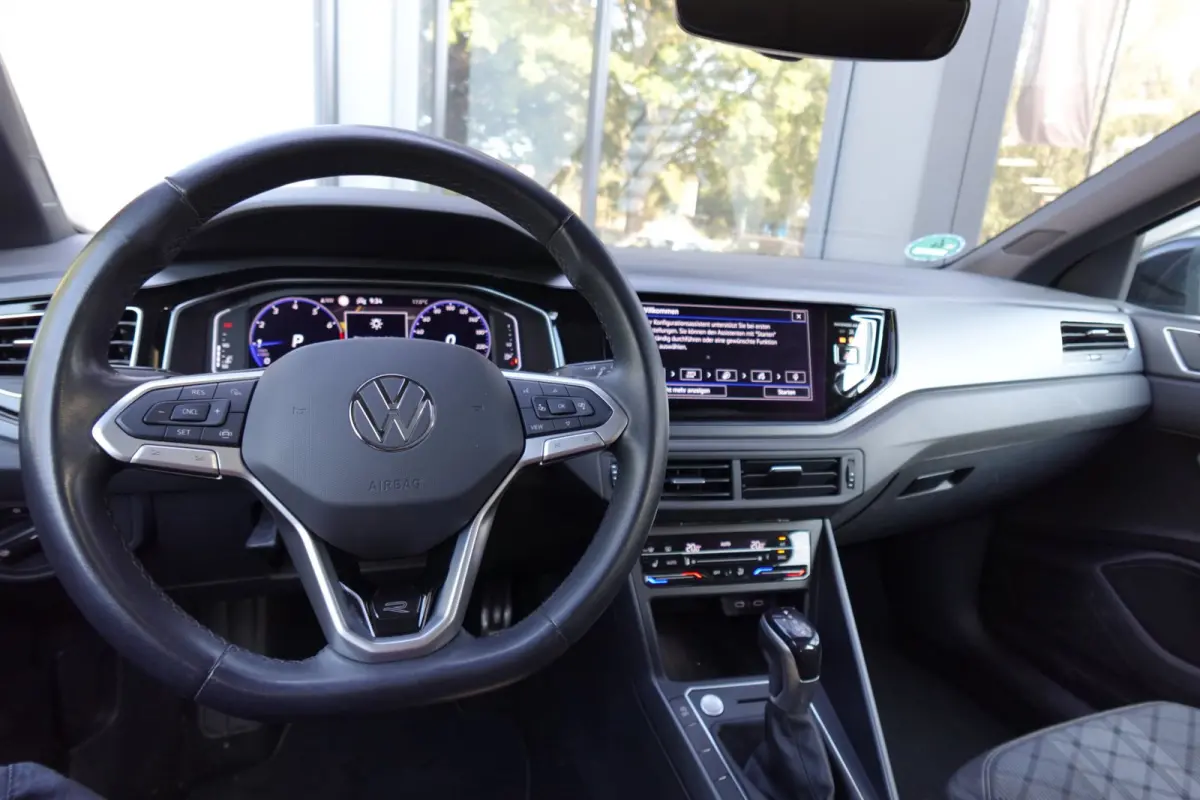 1.5 TSI R-Line PANO KEYLESS CAM