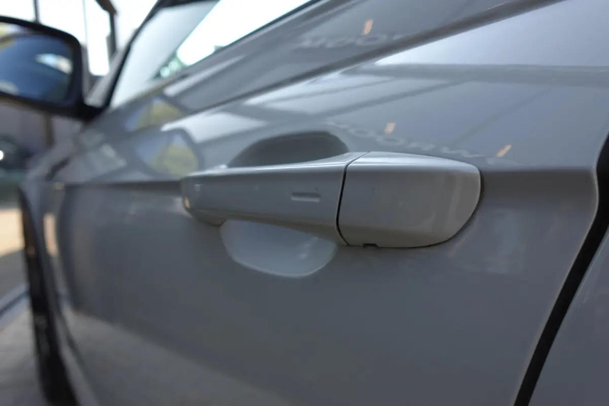 1.5 TSI R-Line PANO KEYLESS CAM