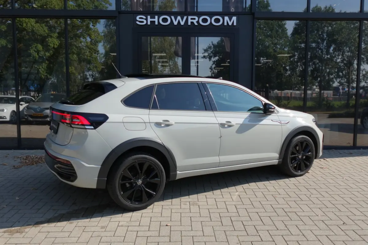 1.5 TSI R-Line PANO KEYLESS CAM