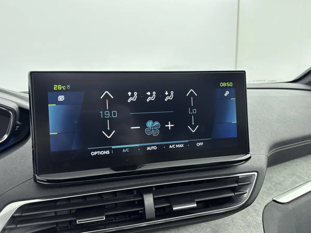 SUV 225pk Plug-In HYbrid GT | Nachtzicht-Assistent | Schuif/Kanteldak | Masssage Voorstoelen | Stoelverwarming | Carplay | Cruise Control Adaptief