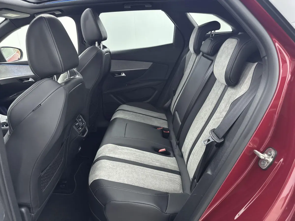 SUV 225pk Plug-In HYbrid GT | Nachtzicht-Assistent | Schuif/Kanteldak | Masssage Voorstoelen | Stoelverwarming | Carplay | Cruise Control Adaptief