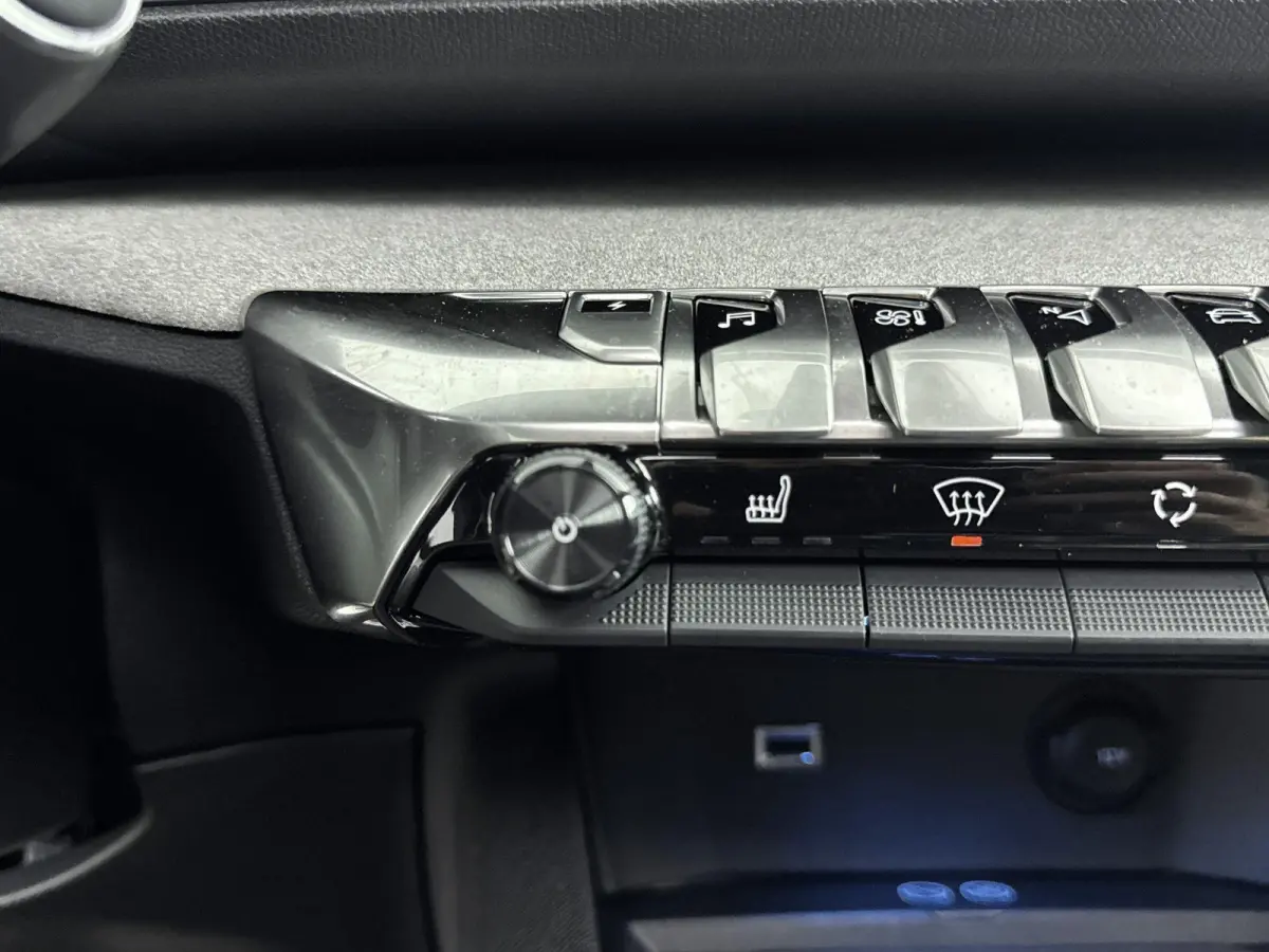 SUV 225pk Plug-In HYbrid GT | Nachtzicht-Assistent | Schuif/Kanteldak | Masssage Voorstoelen | Stoelverwarming | Carplay | Cruise Control Adaptief
