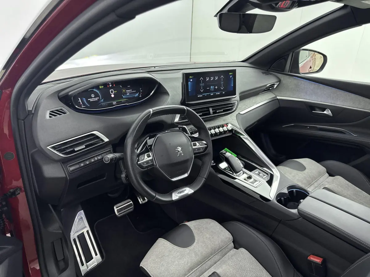 SUV 225pk Plug-In HYbrid GT | Nachtzicht-Assistent | Schuif/Kanteldak | Masssage Voorstoelen | Stoelverwarming | Carplay | Cruise Control Adaptief