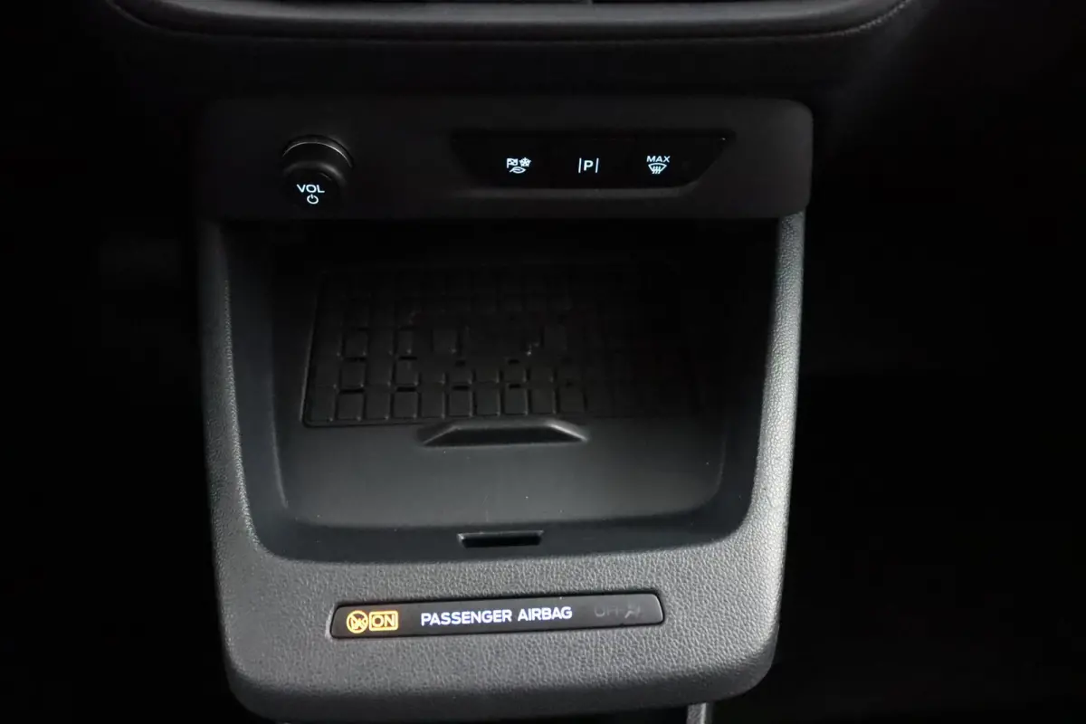 Limited 44 kWh | Camera | Adaptive Cruise | BLIS | Lichtmetalen Velgen | Stoelverwarming | CarPlay/Android Auto | Navigatie