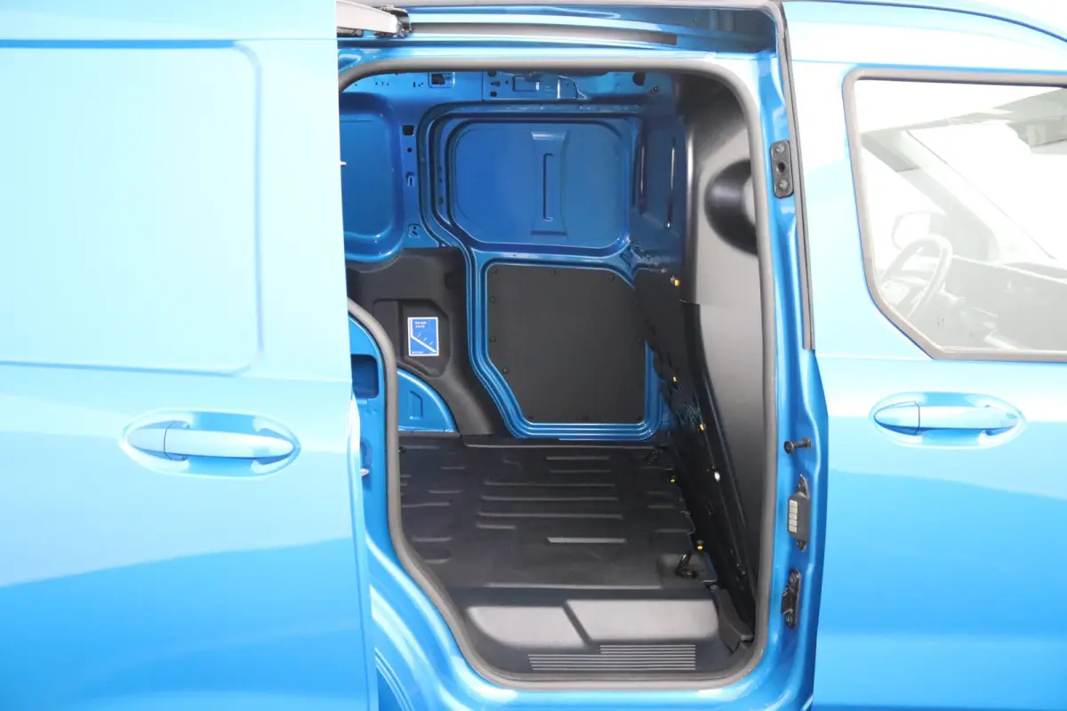 Limited 44 kWh | Camera | Adaptive Cruise | BLIS | Lichtmetalen Velgen | Stoelverwarming | CarPlay/Android Auto | Navigatie