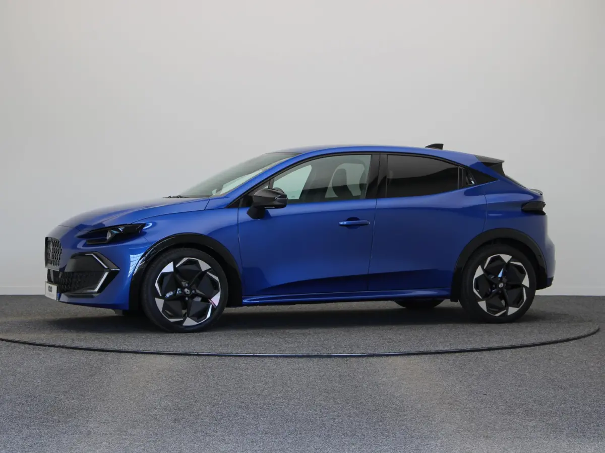 Hybrid 160pk techno | Vijf jaar garantie | Pack Première | Stoelverwarming | 360 graden camera | Active driver assist |