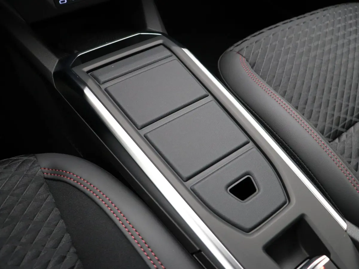 Hybrid 160pk techno | Vijf jaar garantie | Pack Première | Stoelverwarming | 360 graden camera | Active driver assist |