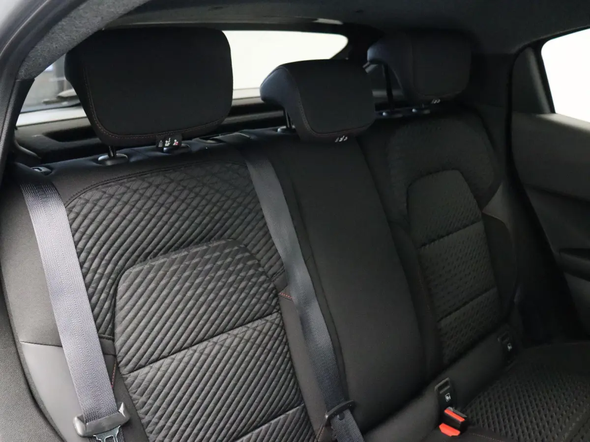 Hybrid 160pk techno | Vijf jaar garantie | Pack Première | Stoelverwarming | 360 graden camera | Active driver assist |