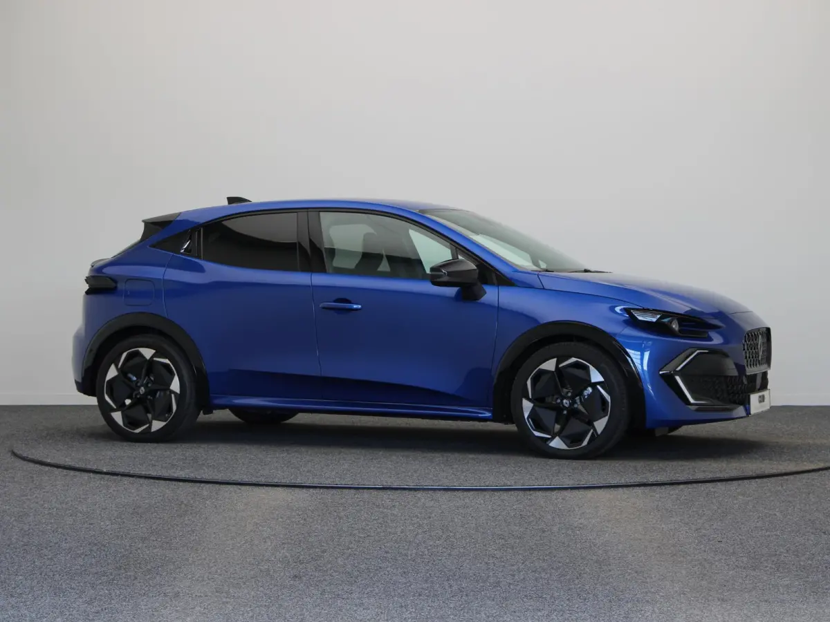 Hybrid 160pk techno | Vijf jaar garantie | Pack Première | Stoelverwarming | 360 graden camera | Active driver assist |
