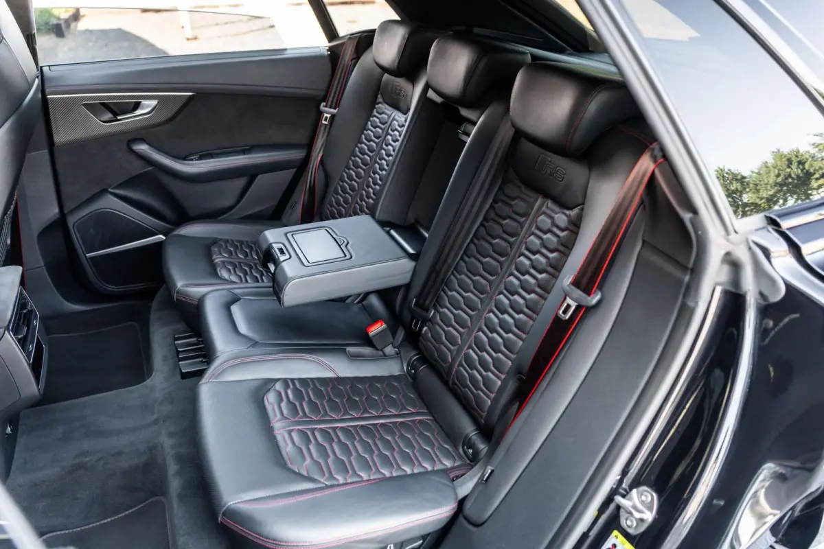RS 4.0 TFSI quattro Standkachel Keramisch Massage