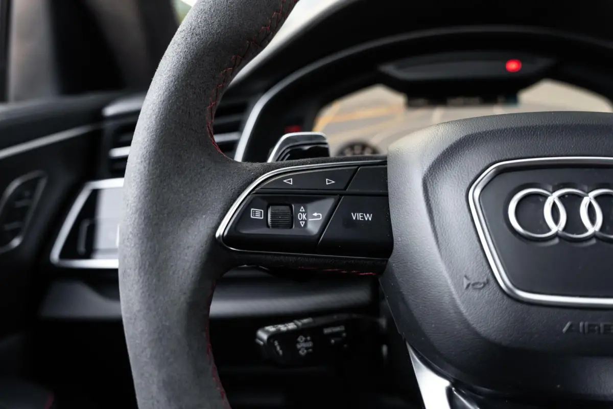 RS 4.0 TFSI quattro Standkachel Keramisch Massage